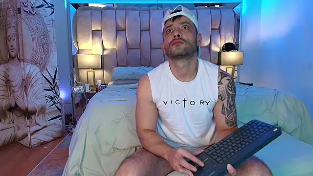 Snapshot of latin_fucked_party chatting on 10/30/25, 07:10 latin fucked party online show from 10/30/25, 07:10