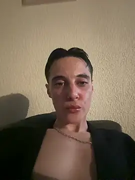 Snapshot of fresh-laD chatting on 07/10/26, 01:43 fresh-laD online show from 07/10/26, 01:43