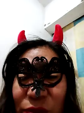 Snapshot of mimilobis chatting on 10/14/25, 06:03 mimilobis online show from 10/14/25, 06:03