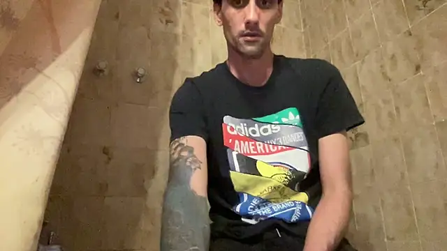 lucky1661 online show from 10/26/25, 01:22