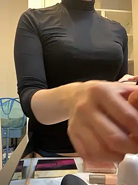 Snapshot of _Ema_ch chatting on 11/07/25, 09:48 Ema ch online show from 11/07/25, 09:48