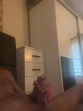 Snapshot of kaan-38 chatting on 10/12/25, 12:37 kaan-38 online show from 10/12/25, 12:37