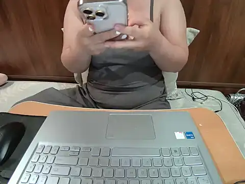 Hanna Mina online show from 12/05/25, 02:42