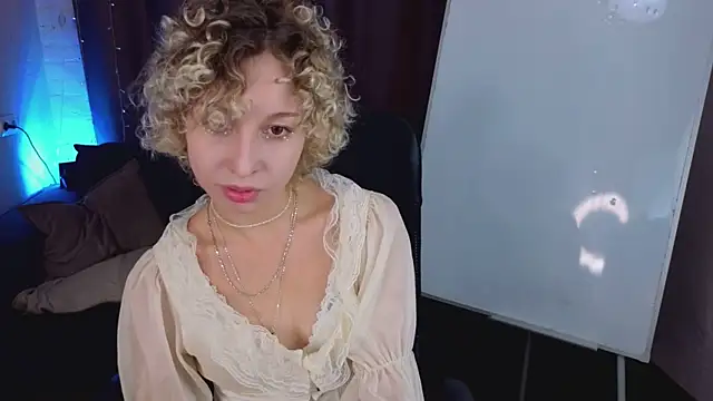 Mary Wahlberg online show from 10/23/25, 05:51