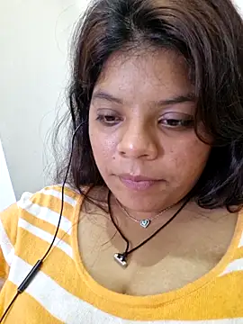 Snapshot of kajal77715 chatting on 10/13/25, 09:20 kajal77715 online show from 10/13/25, 09:20