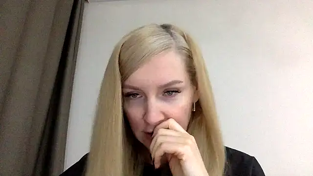 Snapshot of Neralith chatting on 06/26/26, 07:07 Neralith online show from 06/26/26, 07:07
