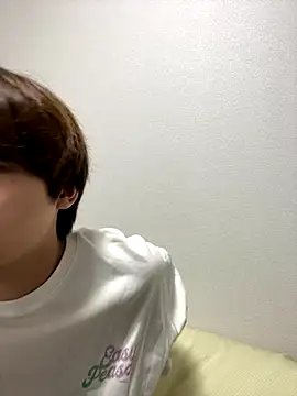 Snapshot of nagi_112 chatting on 10/22/25, 01:33 nagi 112 online show from 10/22/25, 01:33