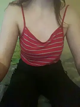 Snapshot of KittieCreme chatting on 05/08/26, 01:49 KittieCreme online show from 05/08/26, 01:49