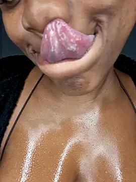 certifiedhottie2025 online show from 02/24/26, 06:00