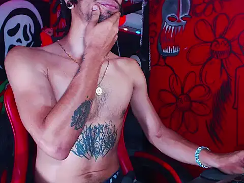 Snapshot of Monsterdominationx chatting on 10/13/25, 09:31 Monsterdominationx online show from 10/13/25, 09:31