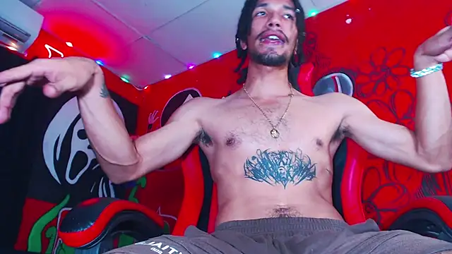 Snapshot of Monsterdominationx chatting on 10/19/25, 12:39 Monsterdominationx online show from 10/19/25, 12:39