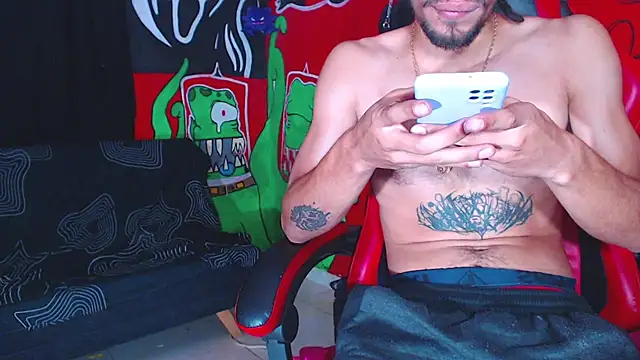 Snapshot of Monsterdominationx chatting on 10/24/25, 12:23 Monsterdominationx online show from 10/24/25, 12:23