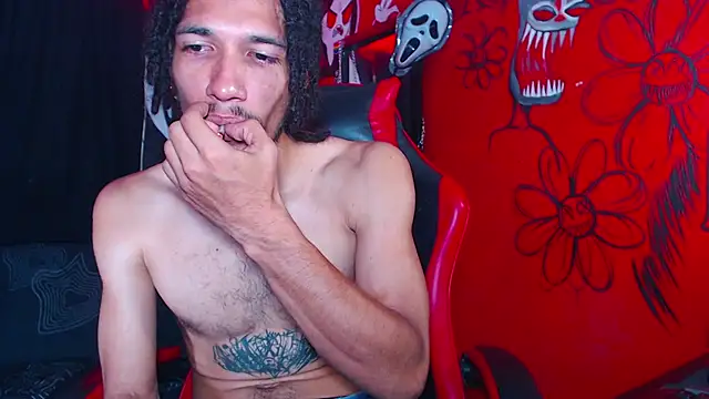 Snapshot of Monsterdominationx chatting on 11/04/25, 01:43 Monsterdominationx online show from 11/04/25, 01:43