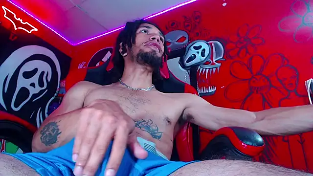 Snapshot of Monsterdominationx chatting on 12/02/25, 01:28 Monsterdominationx online show from 12/02/25, 01:28