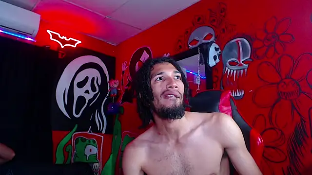 Snapshot of Monsterdominationx chatting on 12/14/25, 02:33 Monsterdominationx online show from 12/14/25, 02:33