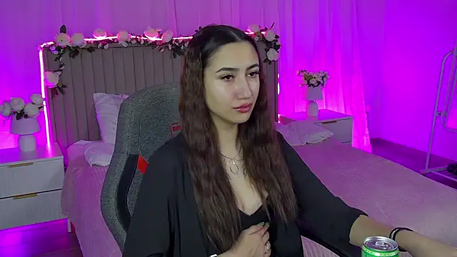 RebeckaThornton online show from 12/18/25, 09:59