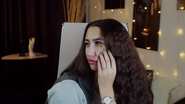 RebeckaThornton online show from 12/23/25, 10:02