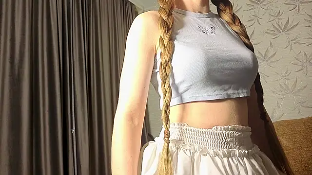 MissPompadure online show from 10/21/25, 06:52