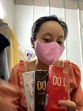 Snapshot of thienchi_lingeries1995 chatting on 10/28/25, 06:10 thienchi lingeries1995 online show from 10/28/25, 06:10