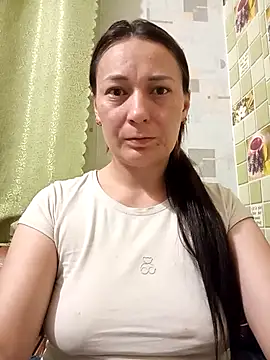 Snapshot of HollyDollsi chatting on 12/13/25, 10:37 HollyDollsi online show from 12/13/25, 10:37