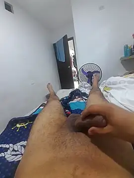 Snapshot of sexyandres_23 chatting on 10/15/25, 11:10 sexyandres 23 online show from 10/15/25, 11:10