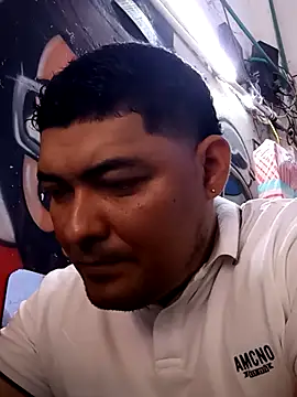 Snapshot of sexyandres_23 chatting on 03/18/26, 02:09 sexyandres 23 online show from 03/18/26, 02:09