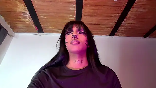 Trix ebony online show from 10/16/25, 10:33