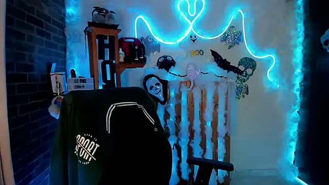 Snapshot of Lizz_martins chatting on 10/17/25, 02:04 Lizz martins online show from 10/17/25, 02:04