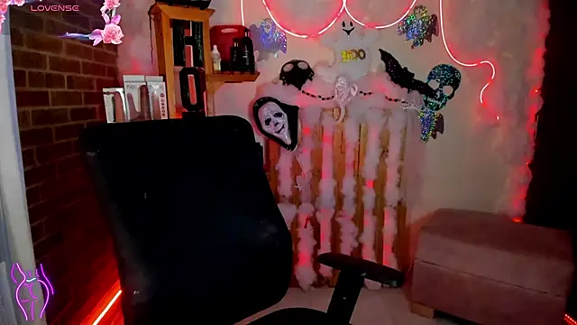 Snapshot of Lizz_martins chatting on 10/24/25, 01:35 Lizz martins online show from 10/24/25, 01:35