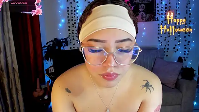 Snapshot of Lizz_martins chatting on 11/04/25, 01:59 Lizz martins online show from 11/04/25, 01:59