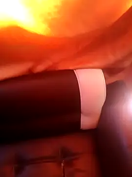 3sarawoolf online show from 10/14/25, 05:58