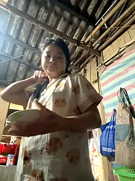 Linh-xxx online show from 10/14/25, 02:23