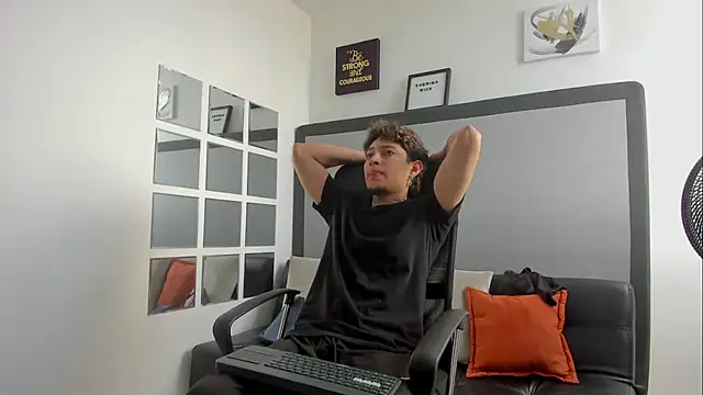 Sky Wild online show from 10/23/25, 08:07