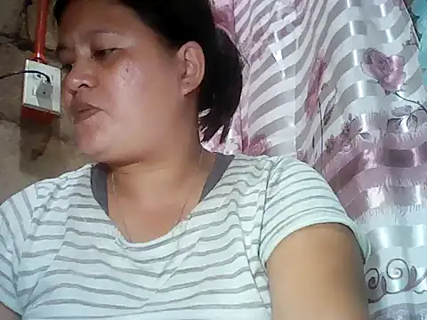 kissableapple36 online show from 11/29/25, 11:13