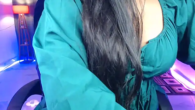 Snapshot of Rashiii_ chatting on 04/13/26, 04:34 Rashiii online show from 04/13/26, 04:34