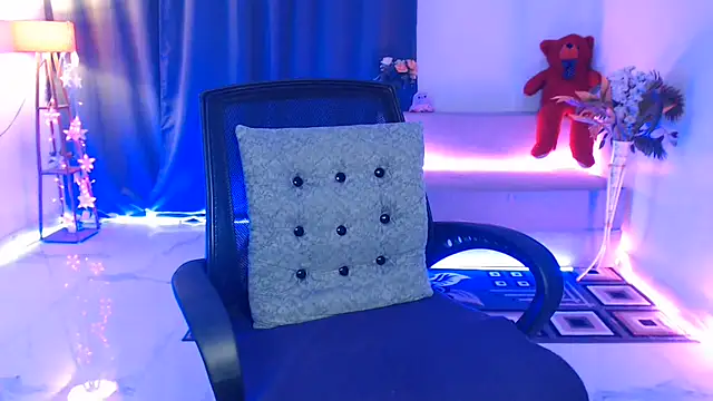 Snapshot of Rashiii_ chatting on 07/15/26, 11:54 Rashiii online show from 07/15/26, 11:54