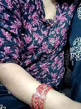 Hot-ranisa online show from 11/17/25, 04:07