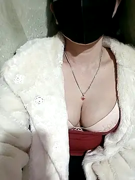 Snapshot of LalayCii chatting on 11/03/25, 11:37 LalayCii online show from 11/03/25, 11:37