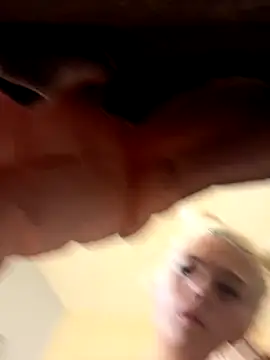 Snapshot of itspinkkk chatting on 10/27/25, 08:02 itspinkkk online show from 10/27/25, 08:02