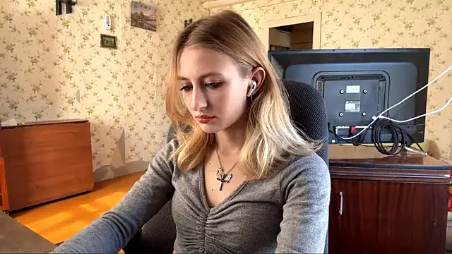 AmeliLia online show from 03/26/26, 09:37