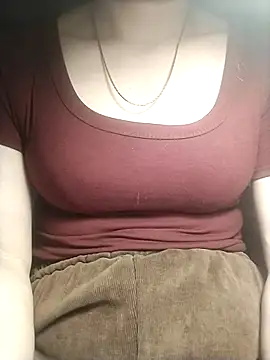 YiyinLy online show from 12/15/25, 04:17