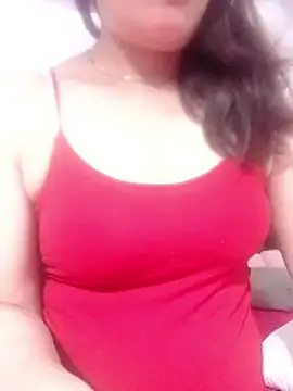 YiyinLy online show from 04/06/26, 08:04