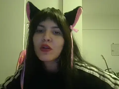 Snapshot of miapink33 chatting on 10/30/25, 11:49 miapink33 online show from 10/30/25, 11:49