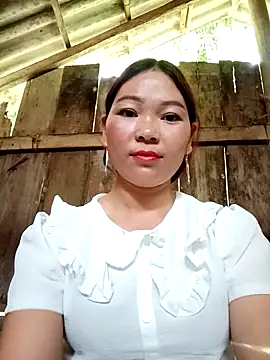 laddy-cute online show from 10/15/25, 05:29