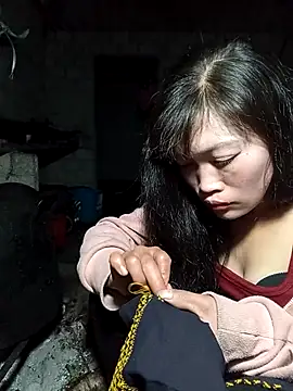 siusiu-00 online show from 12/14/25, 12:21