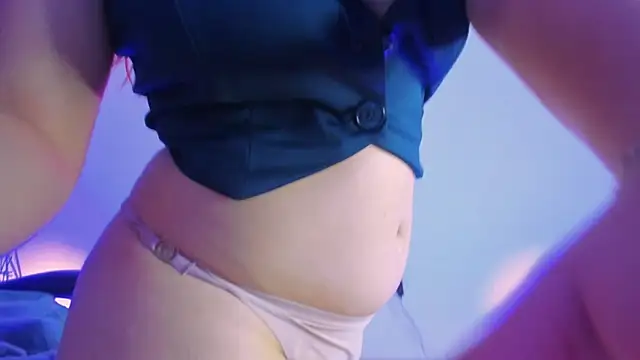 Snapshot of merida_06 chatting on 11/08/25, 03:18 merida 06 online show from 11/08/25, 03:18