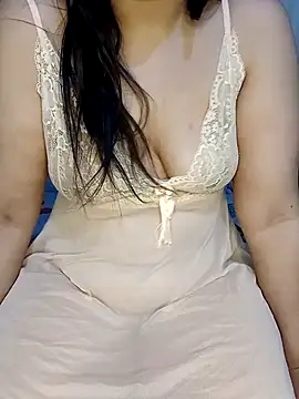 Snapshot of lolo147 chatting on 11/25/25, 05:51 lolo147 online show from 11/25/25, 05:51