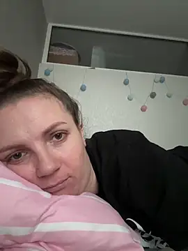 Snapshot of Amy__Leee_ chatting on 02/16/26, 07:04 Amy Leee online show from 02/16/26, 07:04