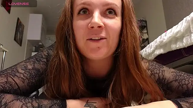 Snapshot of Amy__Leee_ chatting on 03/23/26, 05:28 Amy Leee online show from 03/23/26, 05:28