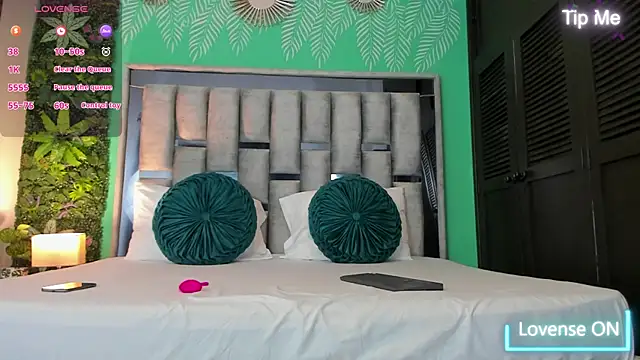 Darlyhooper01 online show from 10/23/25, 12:59